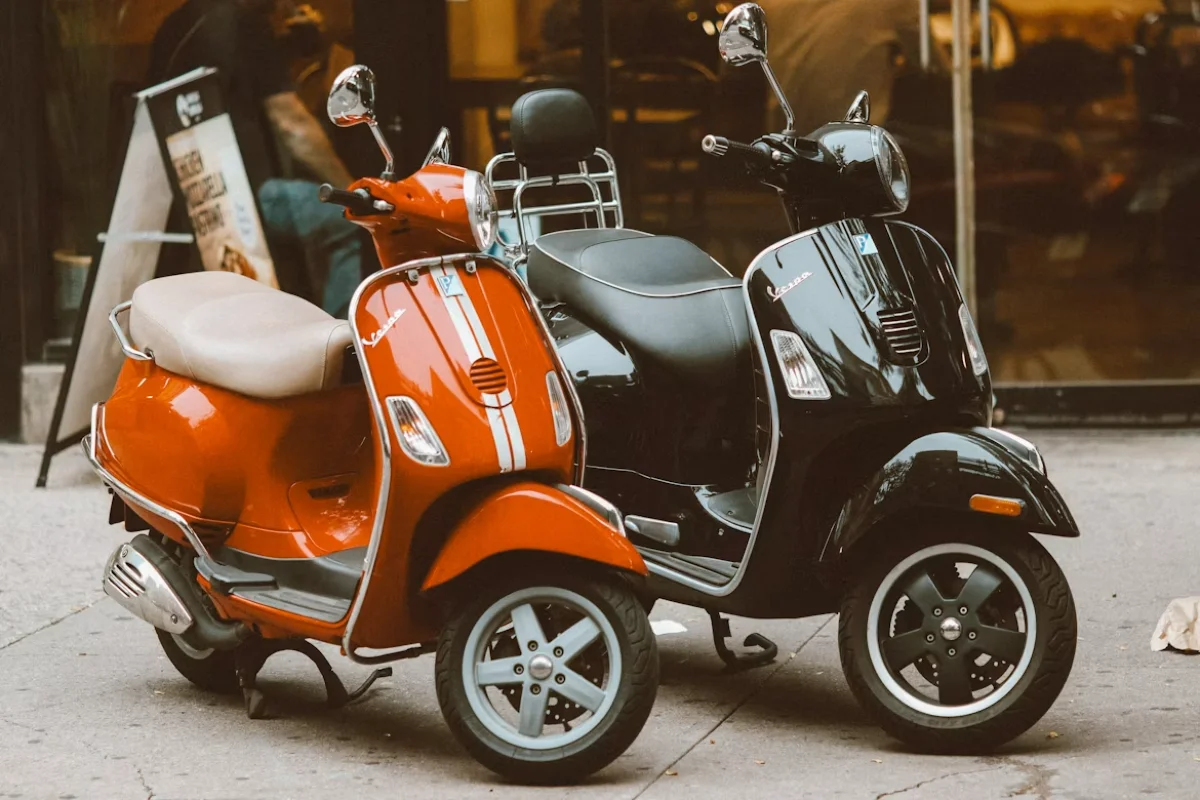 Motos & Scooters
